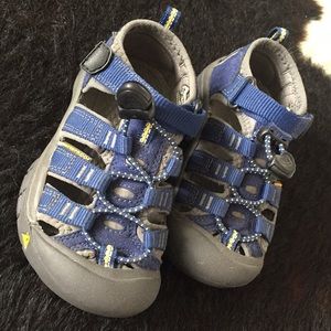 Boys waterproof Keen sandal shoes